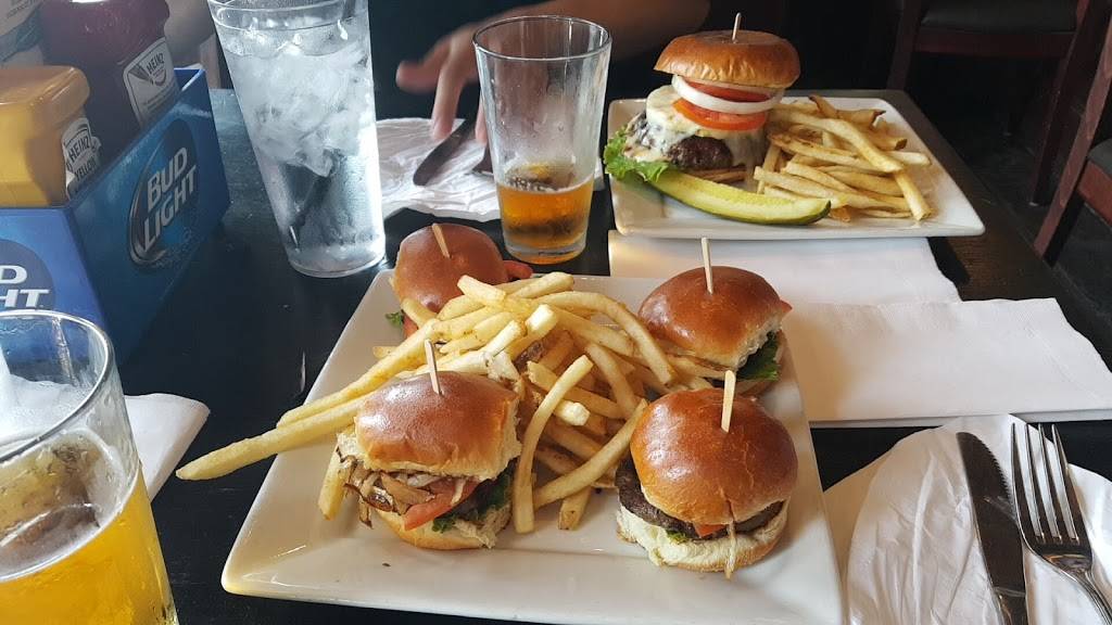 Sharks Cove | restaurant | 309 Manhattan Beach Blvd, Manhattan Beach, CA 90266, USA | 3105452683 OR +1 310-545-2683