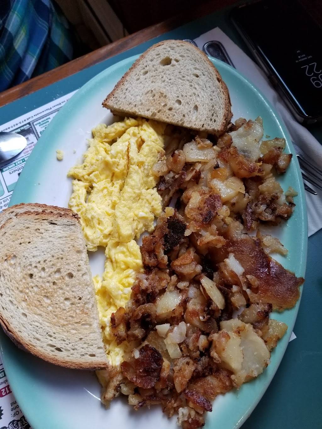 Sullivans On The Main | restaurant | 371 S Main St, Phillipsburg, NJ 08865, USA | 9087775169 OR +1 908-777-5169