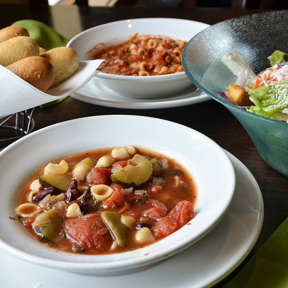 Olive Garden Italian Restaurant | meal takeaway | 6367 E State St, Rockford, IL 61108, USA | 8153993176 OR +1 815-399-3176
