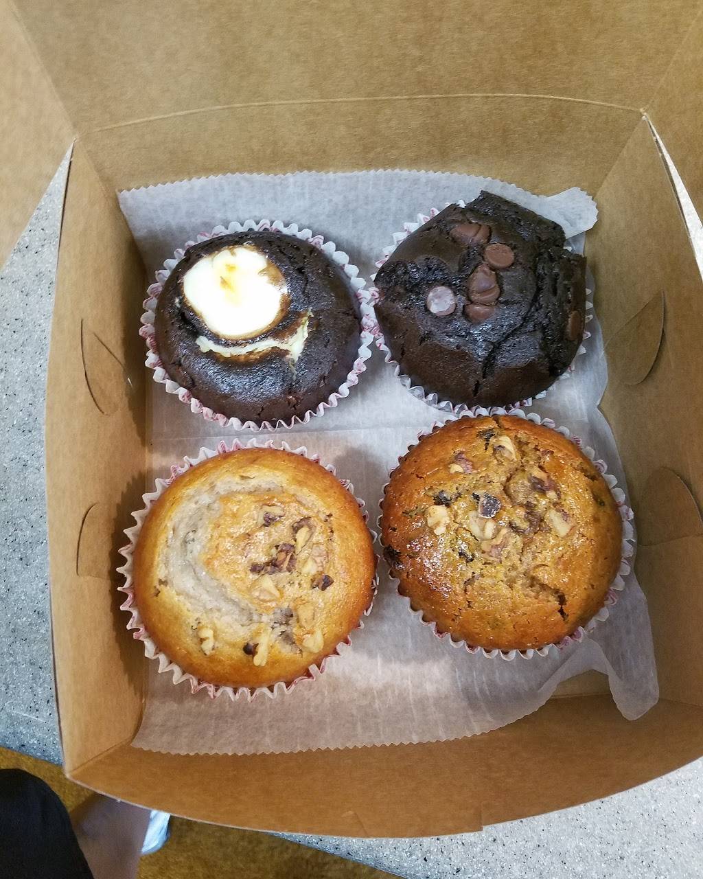 My Favorite Muffin | bakery | 9800 Shelbyville Rd, Louisville, KY 40223, USA | 5024269645 OR +1 502-426-9645