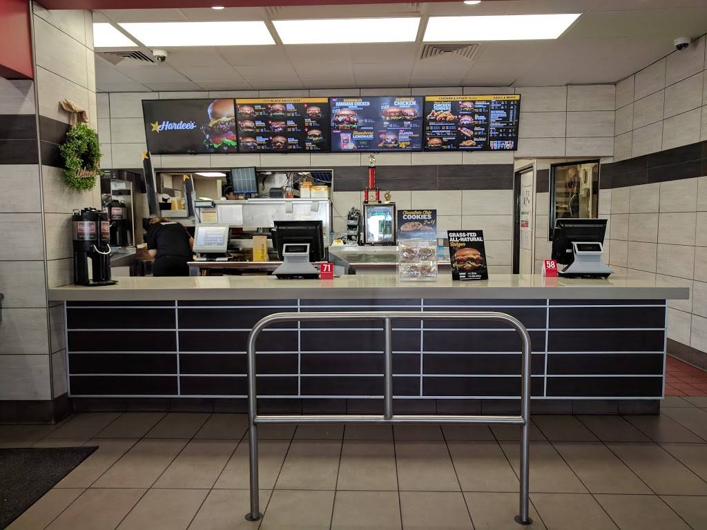 Hardees | restaurant | 660 W Main St, El Paso, IL 61738, USA | 3095275050 OR +1 309-527-5050