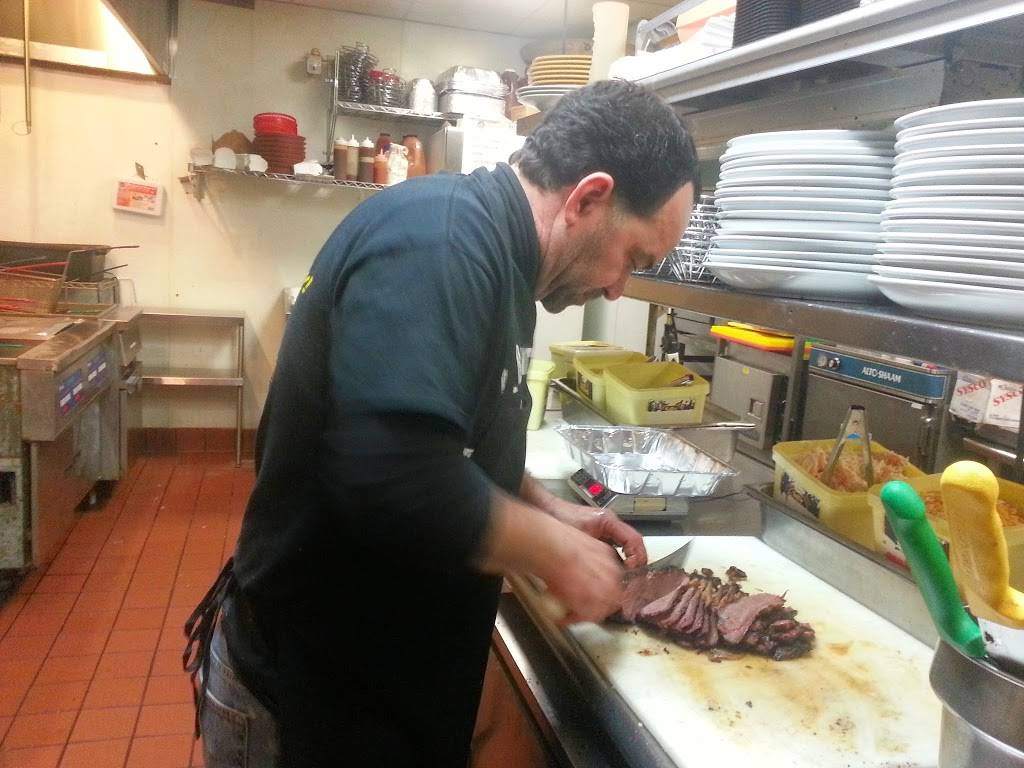 Bourbon BBQ Supply | restaurant | 27 E 33rd St, Paterson, NJ 07514, USA | 2014444744 OR +1 201-444-4744