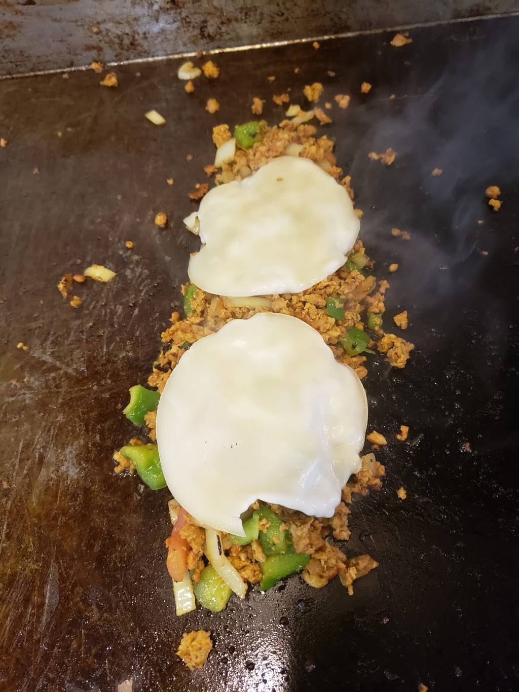 KHAN HALAL GYROS | restaurant | 4915 Indian Head Hwy, Oxon Hill, MD 20745, USA | 3018395050 OR +1 301-839-5050