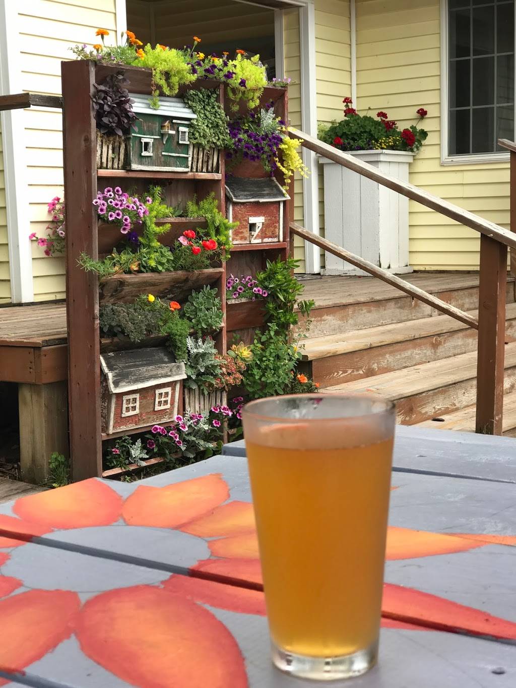 Grampa Tonys on Madeline Island | restaurant | 814 Fort Rd, La Pointe, WI 54850, USA | 7157473911 OR +1 715-747-3911