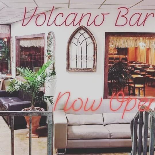 Volcano Bar & Restaurant | restaurant | 1 E 33rd St, Paterson, NJ 07514, USA | 9736896360 OR +1 973-689-6360