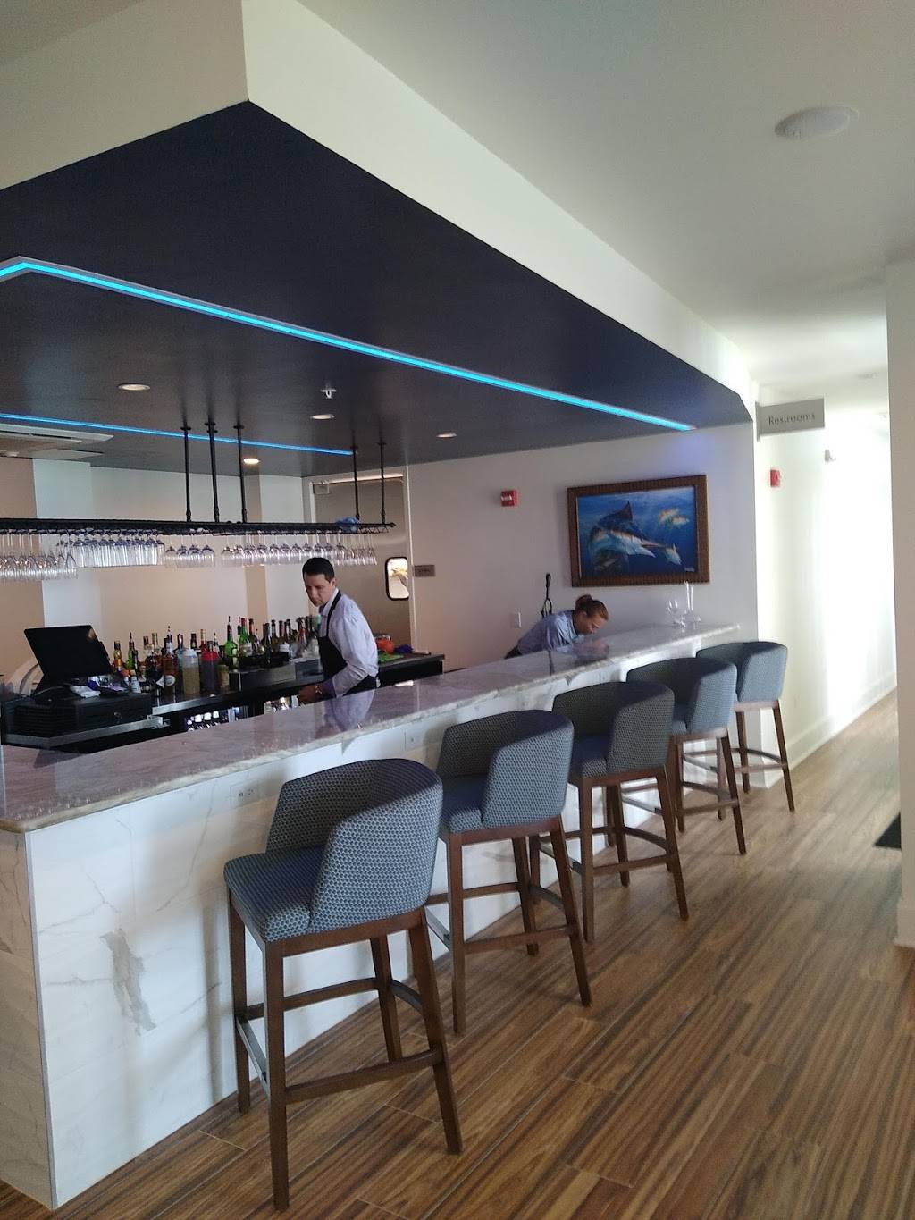 The Blue Marlin | restaurant | 200 E Beach Blvd, Gulfport, MS 39507, USA | 2282063329 OR +1 228-206-3329