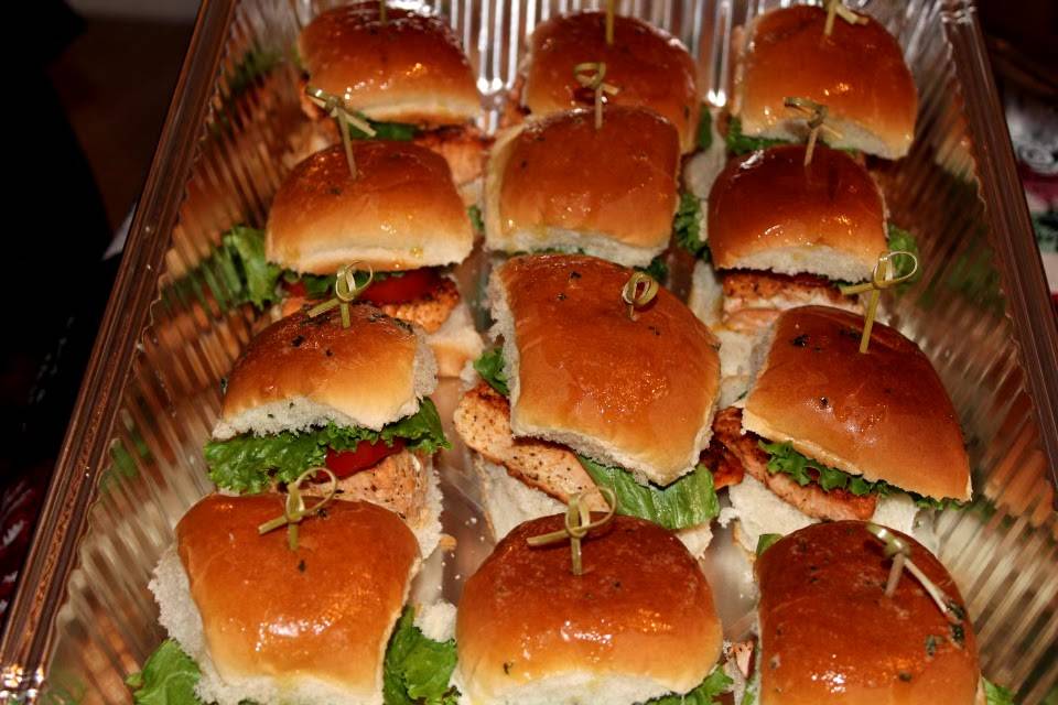On The Move Catering LLC | restaurant | 705 South Gordon Rd SW, Mableton, GA 30126, USA | 4045458800 OR +1 404-545-8800