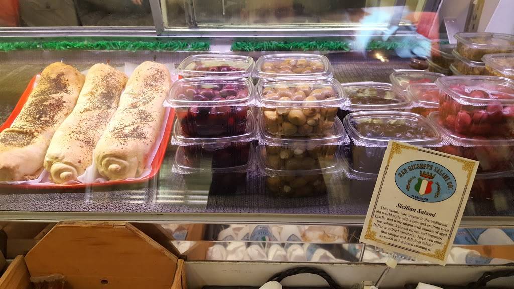Giacomos Italian Market | restaurant | 2109 New Garden Rd E, Greensboro, NC 27410, USA | 3362822855 OR +1 336-282-2855