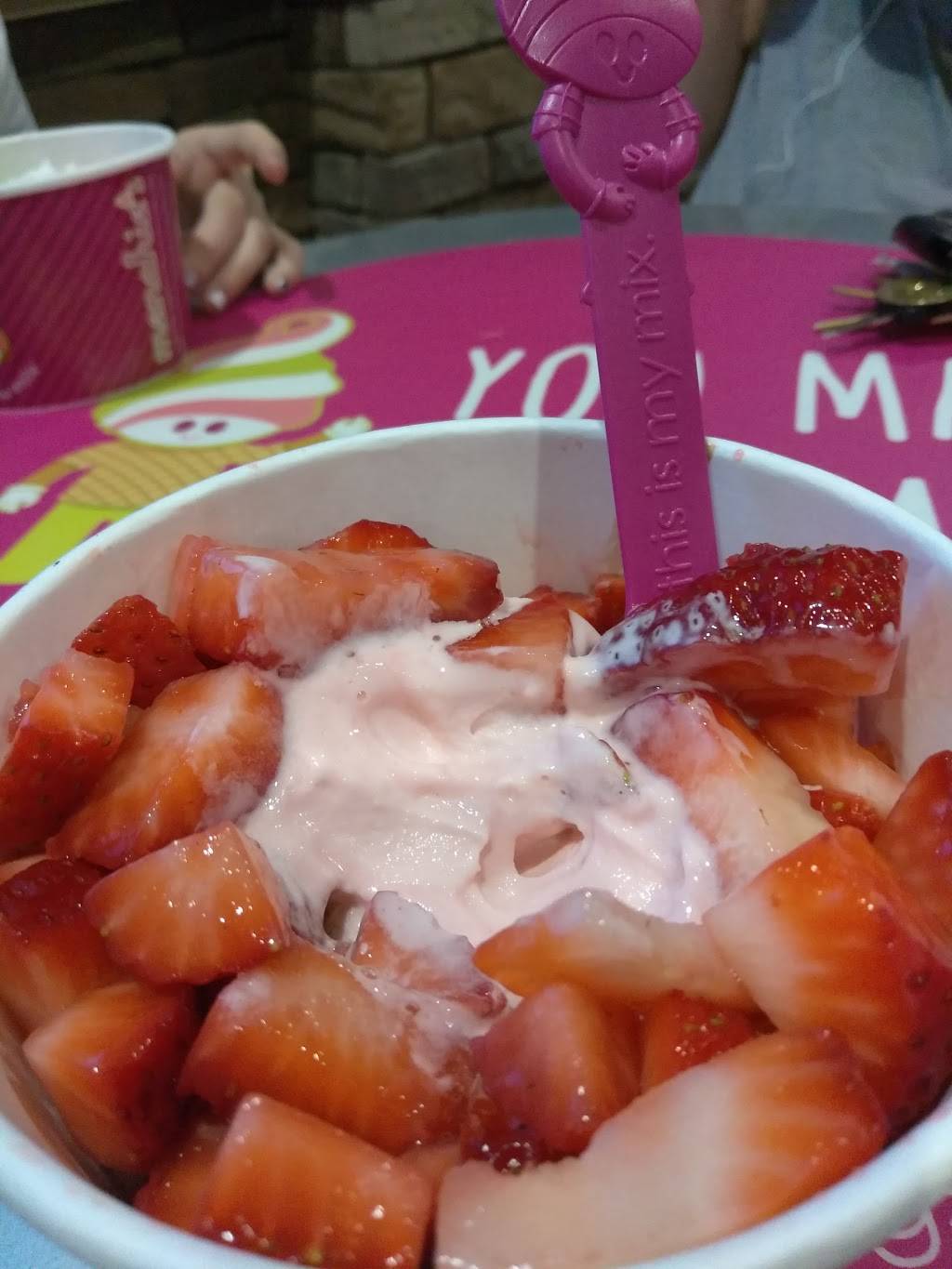 Menchies Frozen Yogurt | bakery | 5194 Commons Dr Ste 103, Rocklin, CA 95677, USA | 9166526577 OR +1 916-652-6577