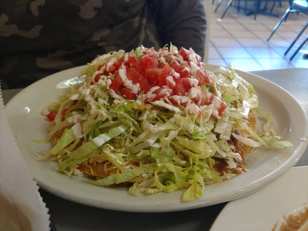 Cafe Lolitas | cafe | 402 1st Ave, Silvis, IL 61282, USA | 3097553352 OR +1 309-755-3352