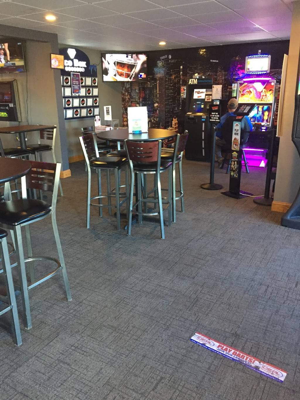Slick Nickels | restaurant | 1235 Logan Ave, Belvidere, IL 61008, USA | 7795528645 OR +1 779-552-8645