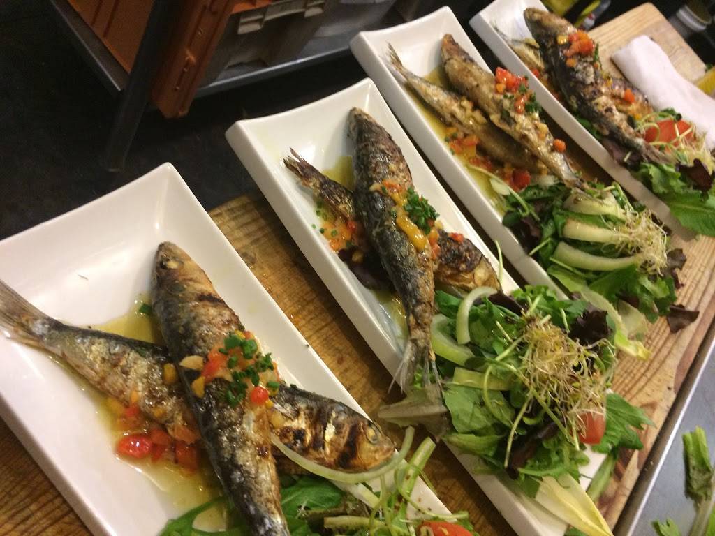 Restaurant Viana-Sol | restaurant | 5428 Boulevard Cousineau, Saint-Hubert, QC J3Y 7J8, Canada | 4504624920 OR +1 450-462-4920
