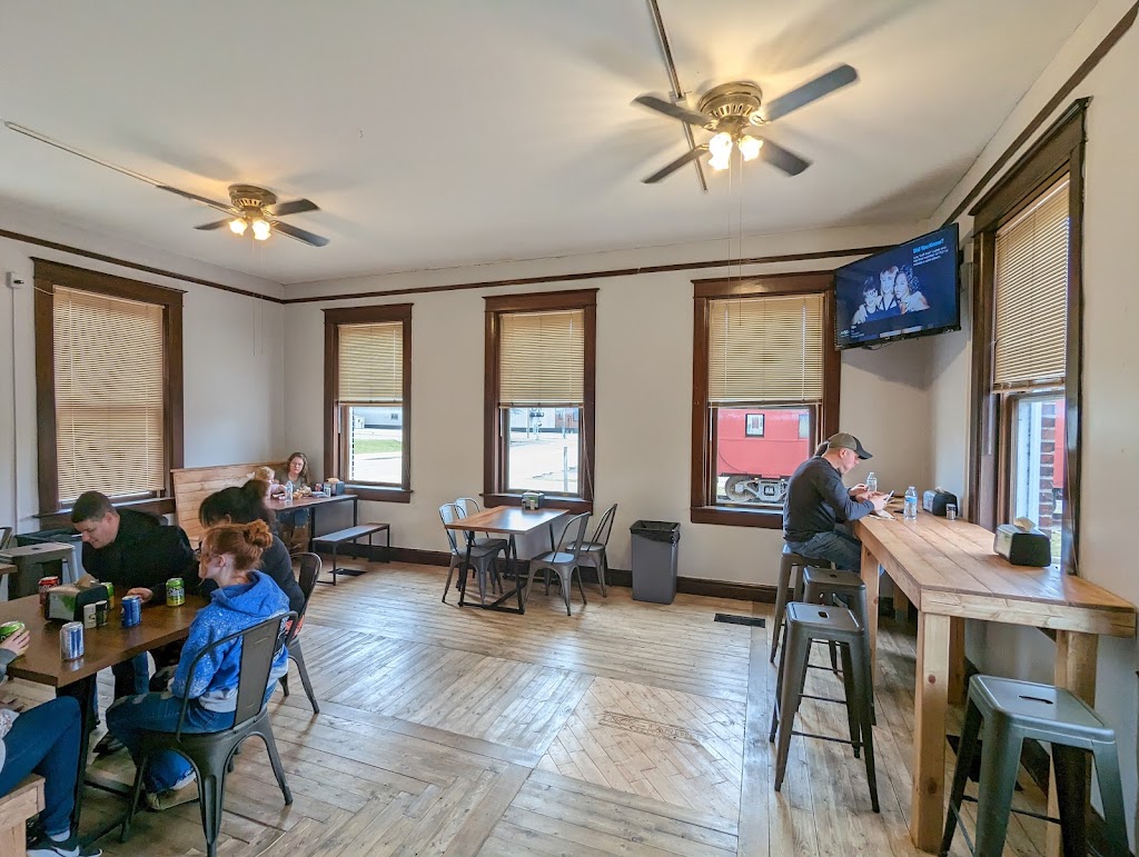 Lock and Landing Hotdogs LLC | restaurant | 231 Market St, Zanesville, OH 43701, USA | 7408688200 OR +1 740-868-8200