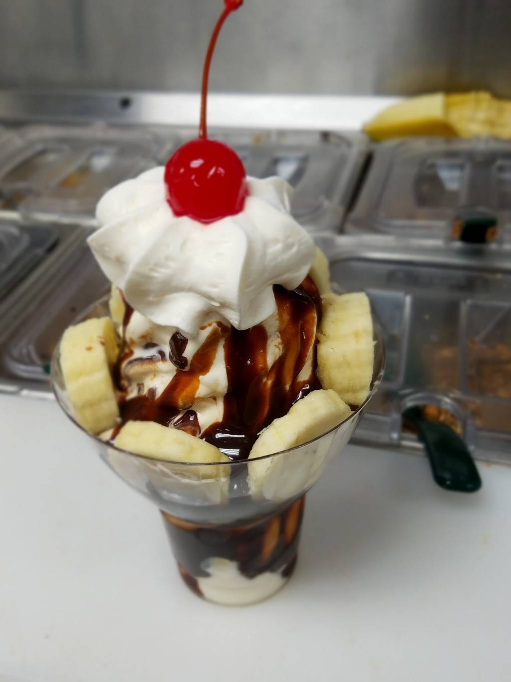Sonic Drive-In | restaurant | 559 W Main St, Cookeville, TN 38506, USA | 9315373009 OR +1 931-537-3009