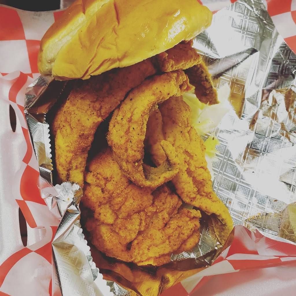Traditionz Express | restaurant | 323 Cavalier Square, Hopewell, VA 23860, USA | 8044526058 OR +1 804-452-6058