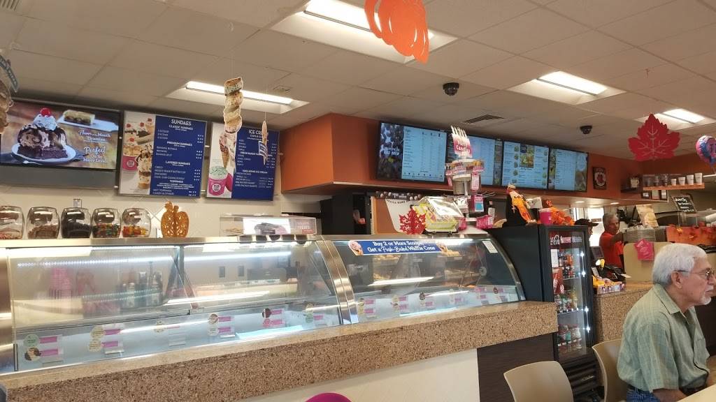 Dunkin | bakery | 807 W Vine St, Kissimmee, FL 34741, USA | 4079332545 OR +1 407-933-2545