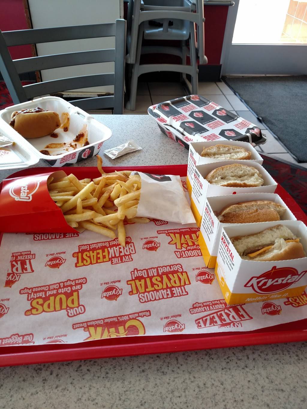 Krystal | meal takeaway | 1123 N 3rd Ave, Chatsworth, GA 30705, USA | 7066953299 OR +1 706-695-3299