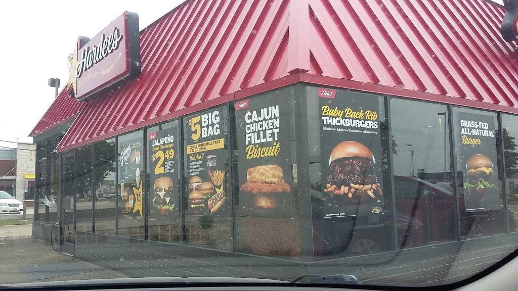 Hardees | restaurant | 660 W Main St, El Paso, IL 61738, USA | 3095275050 OR +1 309-527-5050