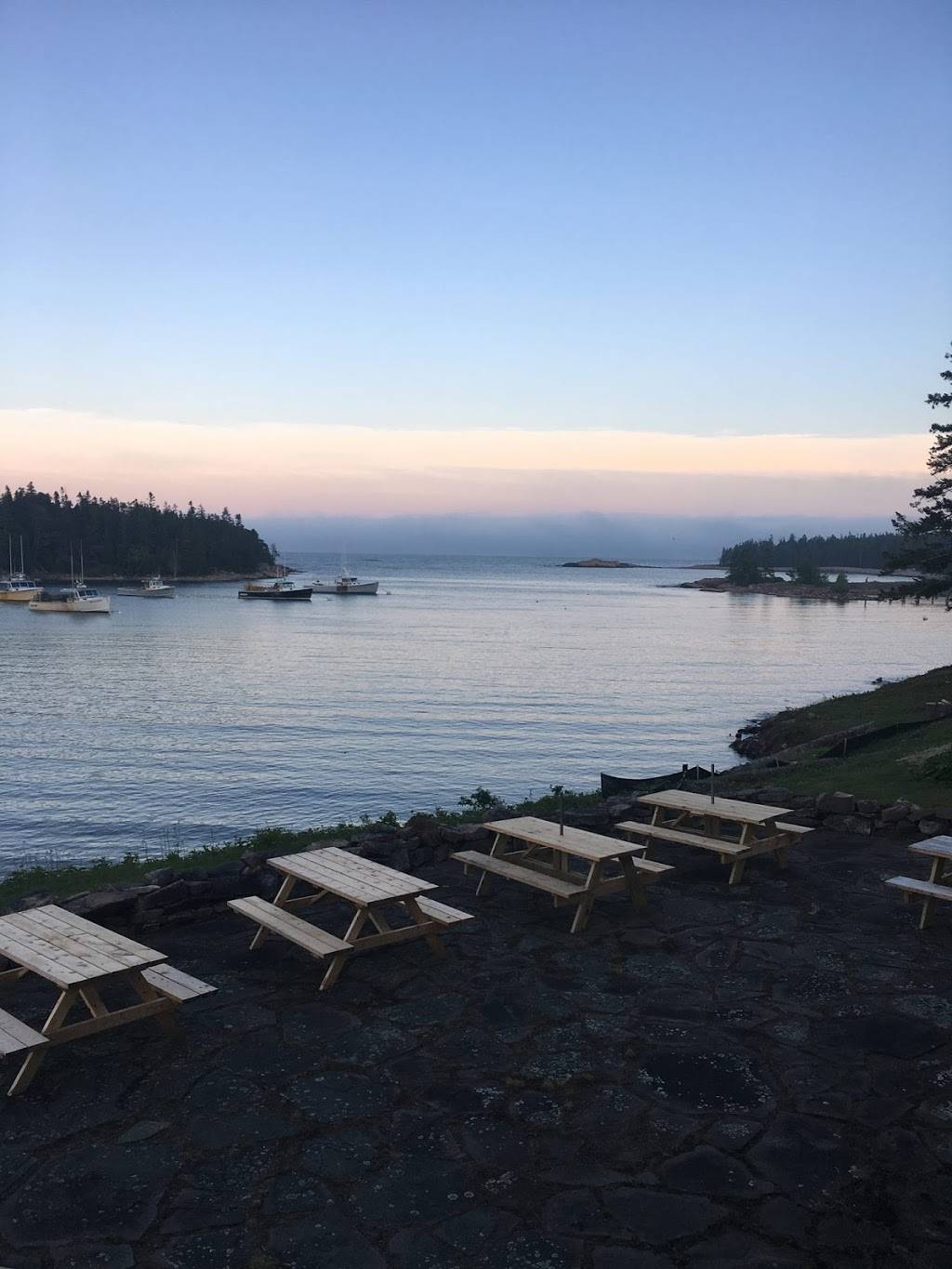 Bunkers Wharf Restaurant | restaurant | 260 E Schoodic Dr, Birch Harbor, ME 04613, USA | 2079639111 OR +1 207-963-9111