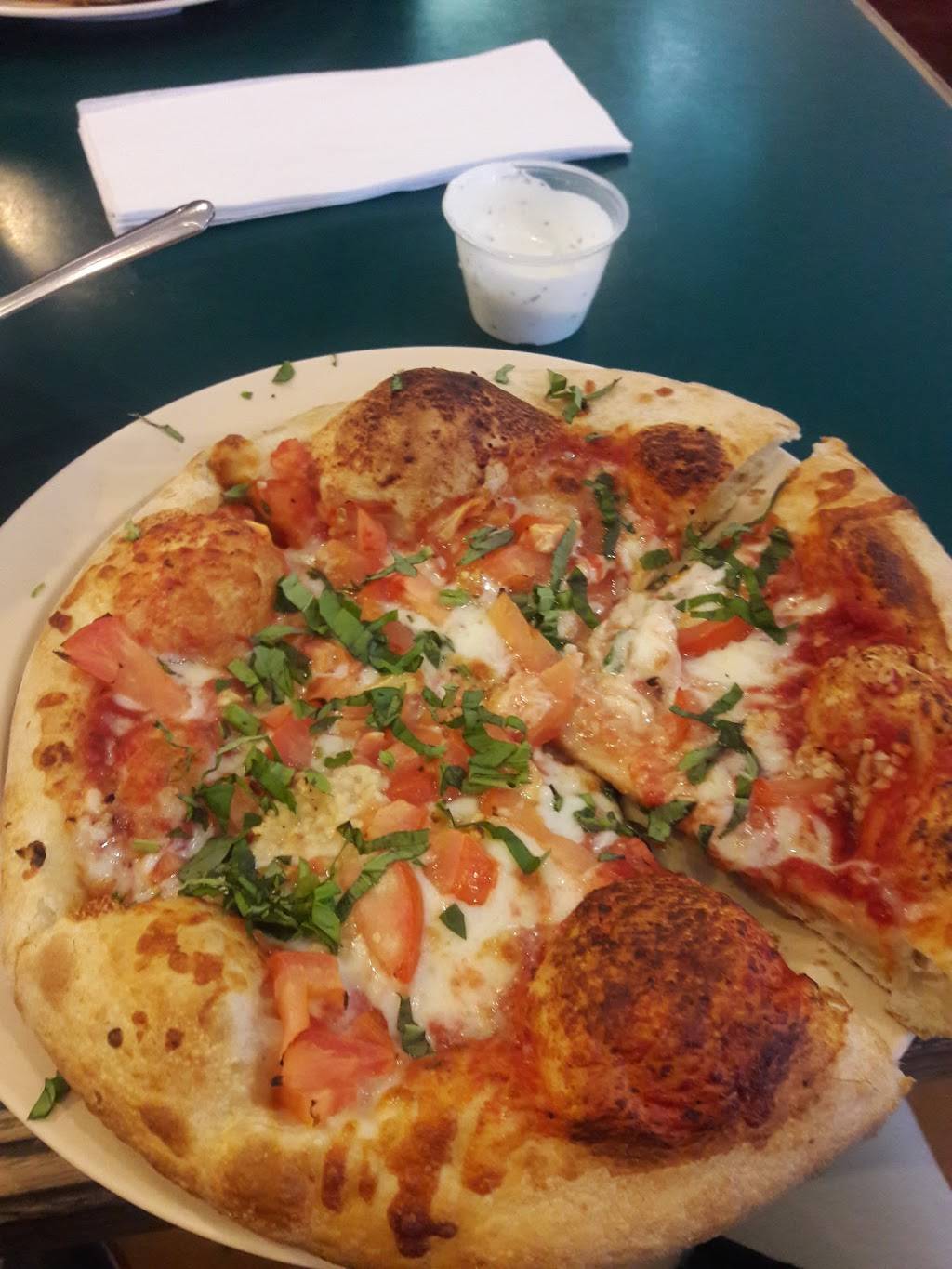 Ameci Pizza & Pasta | meal delivery | 4520, 27305 Live Oak Rd, Castaic, CA 91384, USA | 6612573855 OR +1 661-257-3855