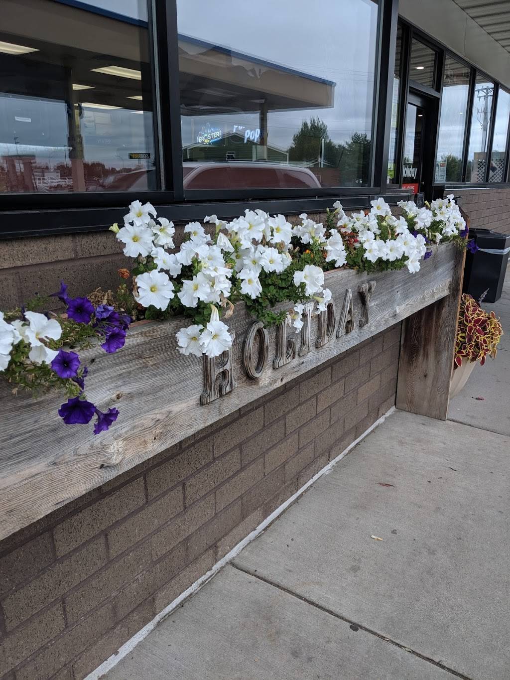 Holiday Stationstores | cafe | 1015 MN-24, Clearwater, MN 55320, USA | 3205582568 OR +1 320-558-2568