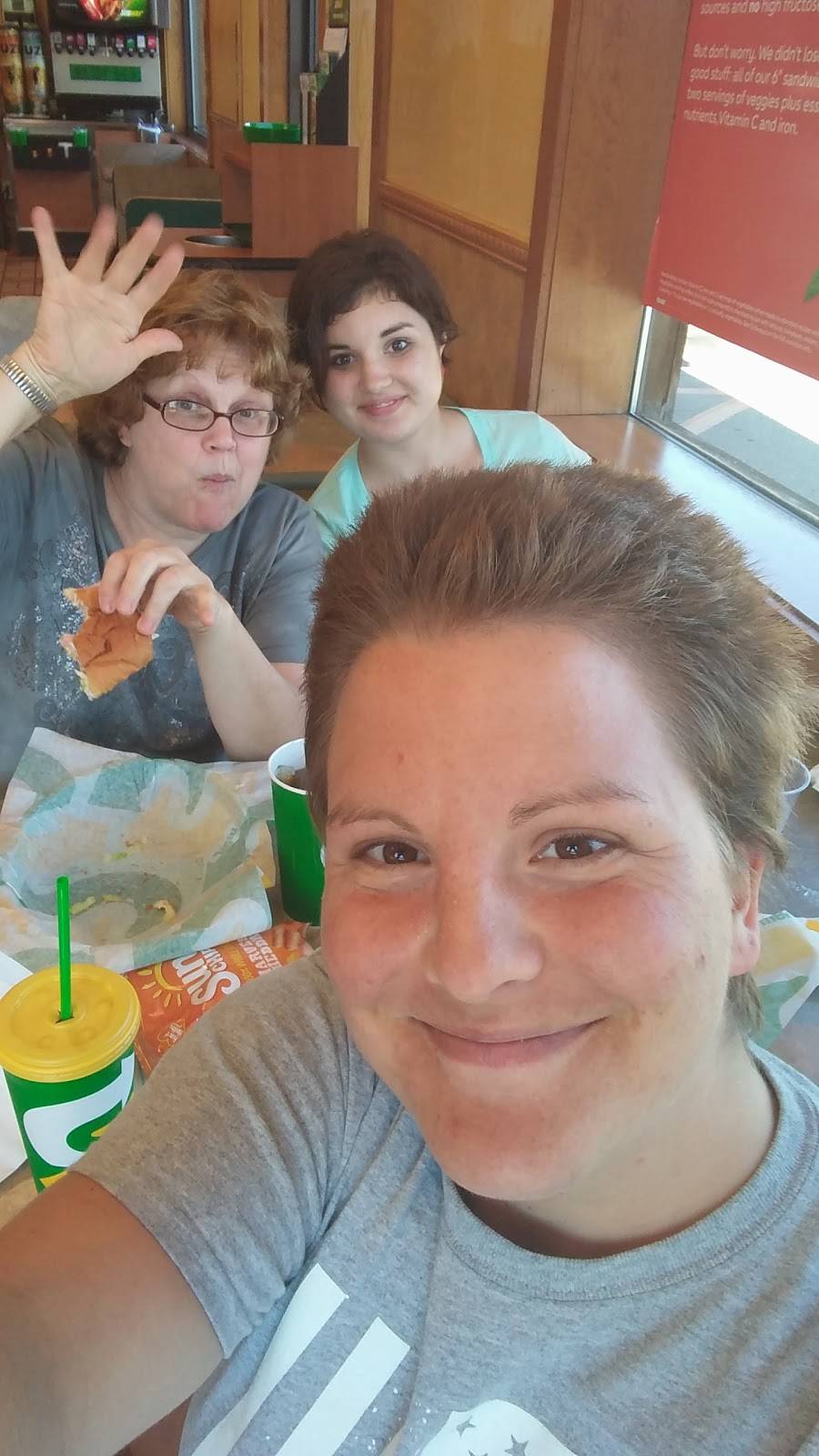 Subway | restaurant | 112 Chicago Ave, Savanna, IL 61074, USA | 8152737821 OR +1 815-273-7821