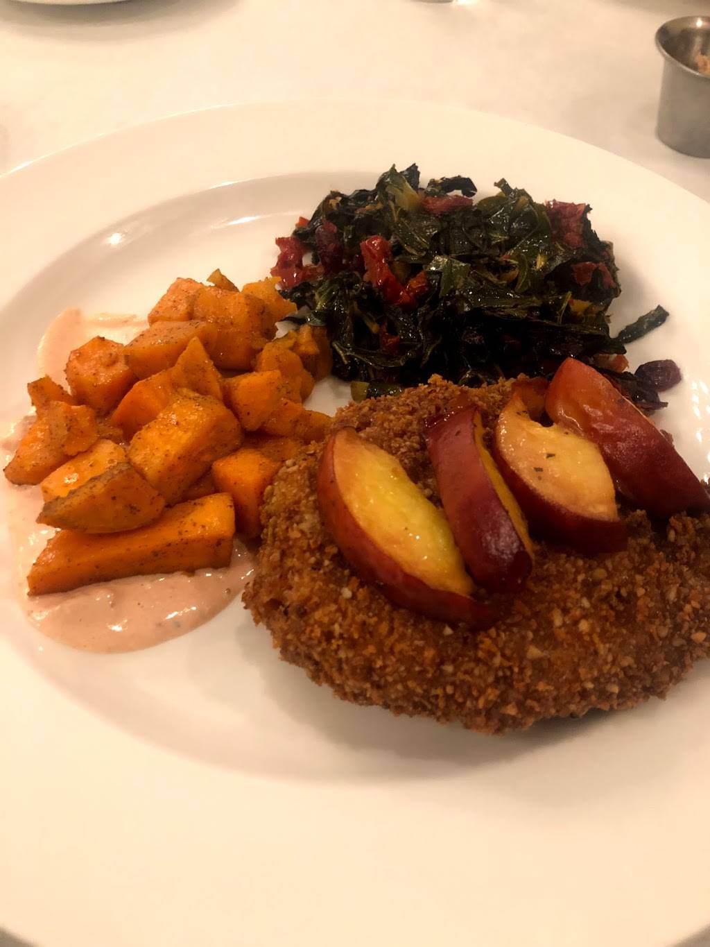 The Red Clay Table | restaurant | 307 N Montgomery Ave, Sheffield, AL 35660, USA | 2563205500 OR +1 256-320-5500