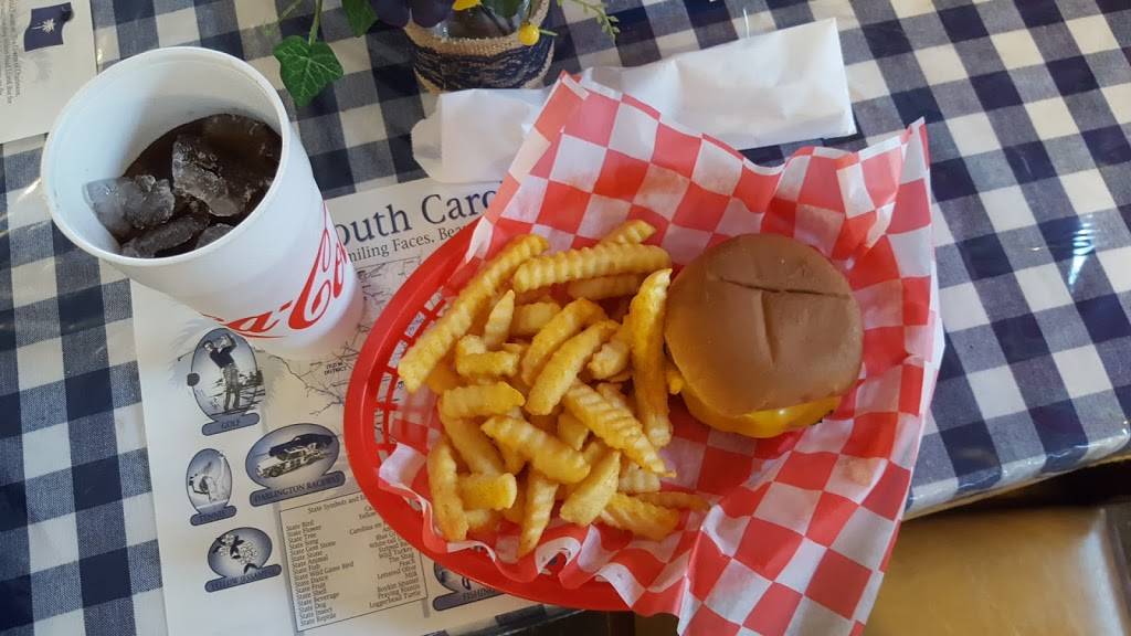 Hutchs Kuntry Kookin | restaurant | 127 Beach St, Ridgeville, SC 29472, USA | 8437719838 OR +1 843-771-9838