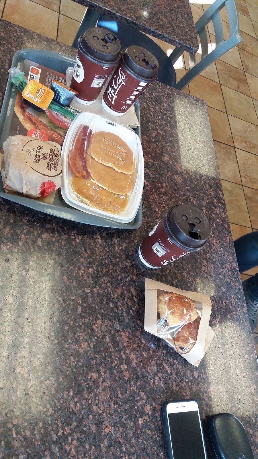 McDonalds | cafe | 797 Boulevard Curé-Labelle, Blainville, QC J7C 3P4, Canada | 4509797131 OR +1 450-979-7131