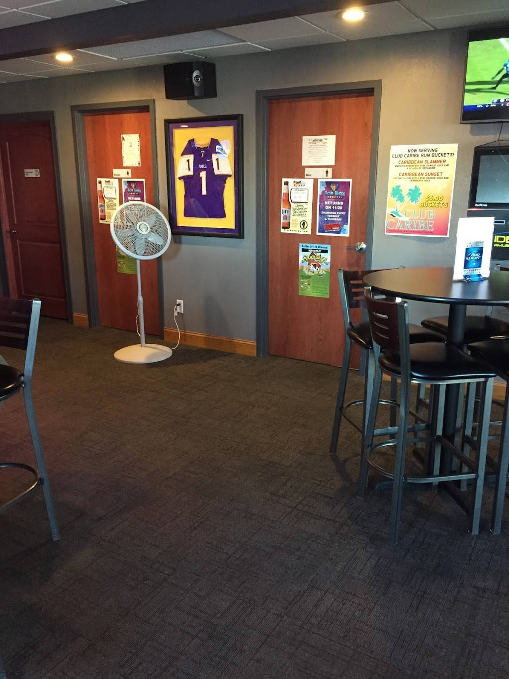 Slick Nickels | restaurant | 1235 Logan Ave, Belvidere, IL 61008, USA | 7795528645 OR +1 779-552-8645