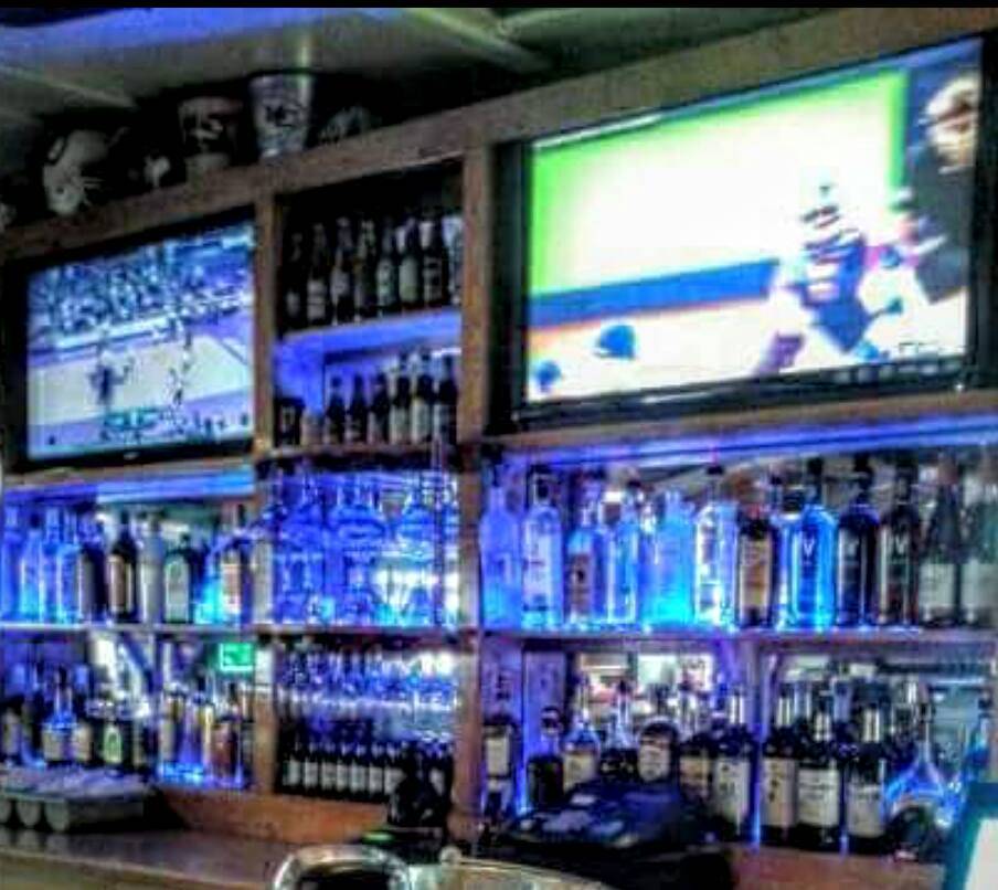 Rocky Top Sports Bar And Grill | restaurant | 16384 Hwy O, Gravois Mills, MO 65037, USA | 5733723399 OR +1 573-372-3399