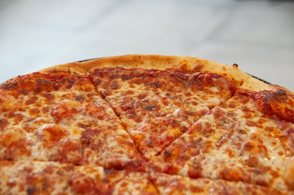 Rias Pizzeria | restaurant | 125 Newport Ave, East Providence, RI 02916, USA | 4013735717 OR +1 401-373-5717