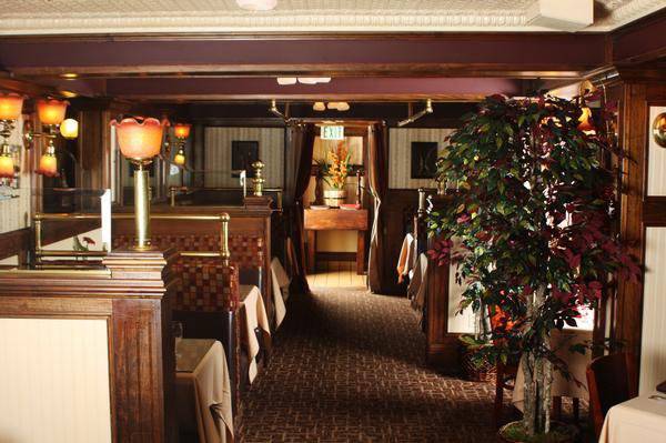 Saddleback Grill | restaurant | 282 CA-173, Lake Arrowhead, CA 92352, USA | 9093373113 OR +1 909-337-3113