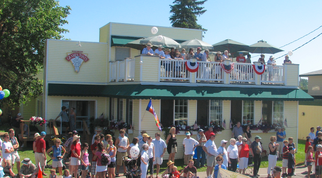 Grampa Tonys on Madeline Island | restaurant | 814 Fort Rd, La Pointe, WI 54850, USA | 7157473911 OR +1 715-747-3911