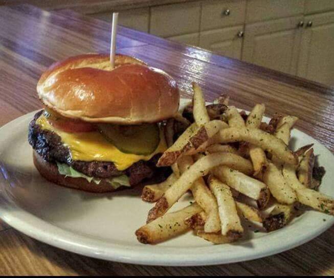 Rocky Top Sports Bar And Grill | restaurant | 16384 Hwy O, Gravois Mills, MO 65037, USA | 5733723399 OR +1 573-372-3399