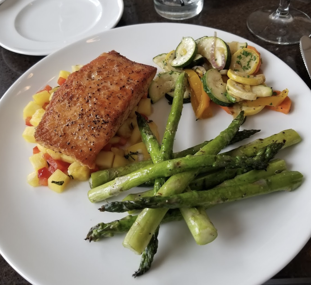 RiverStone Restaurant | restaurant | 1905 Central Coast Ln, Fort Atkinson, WI 53538, USA | 9205425118 OR +1 920-542-5118