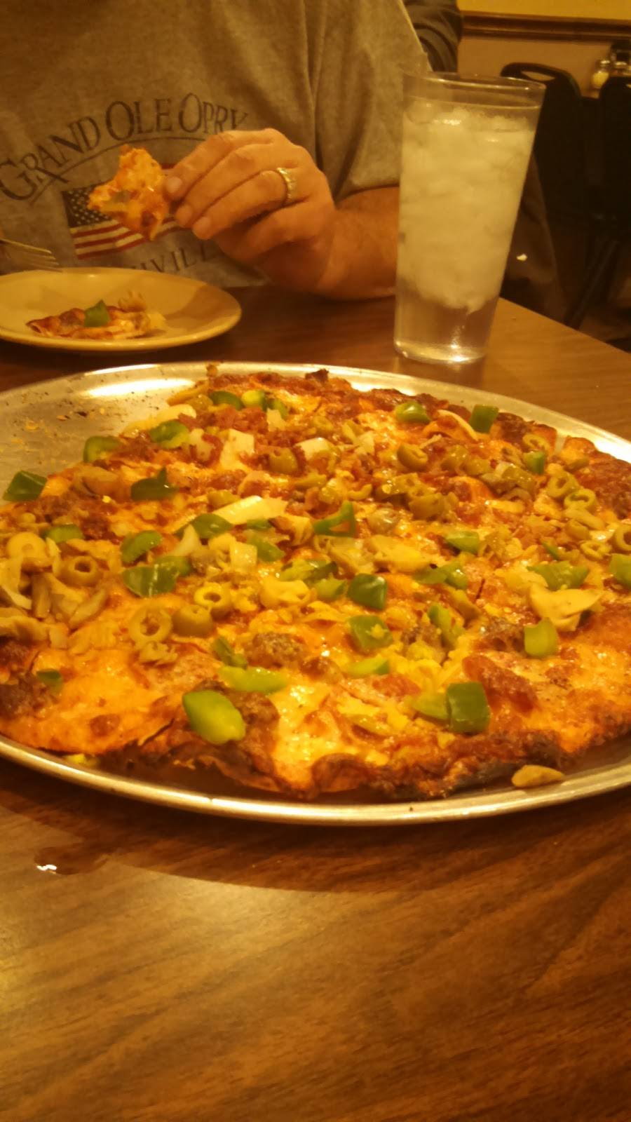 Pizza Man of Salem | restaurant | 1413 W Main St, Salem, IL 62881, USA | 6185485331 OR +1 618-548-5331