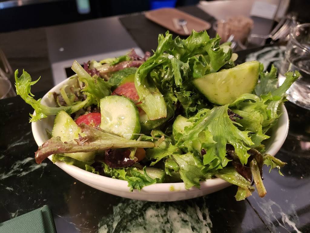 LOV | restaurant | 140 Promenade Du Centropolis, Laval, QC H7T 2Z6, Canada | 5142871155 OR +1 514-287-1155