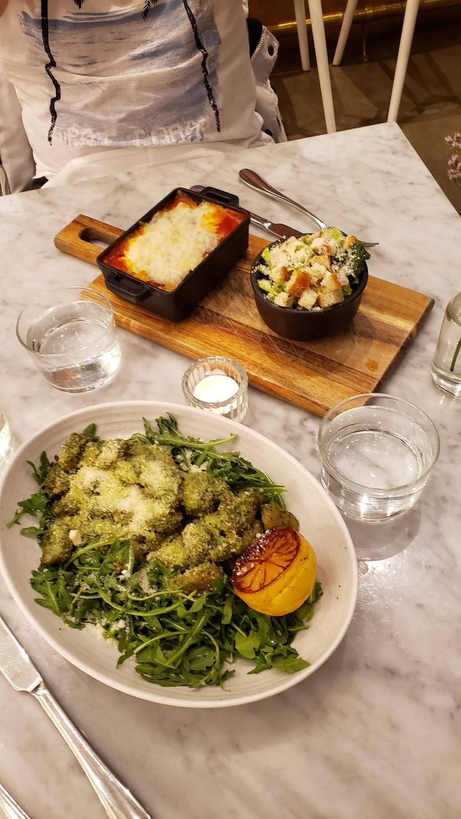 LOV | restaurant | 140 Promenade Du Centropolis, Laval, QC H7T 2Z6, Canada | 5142871155 OR +1 514-287-1155
