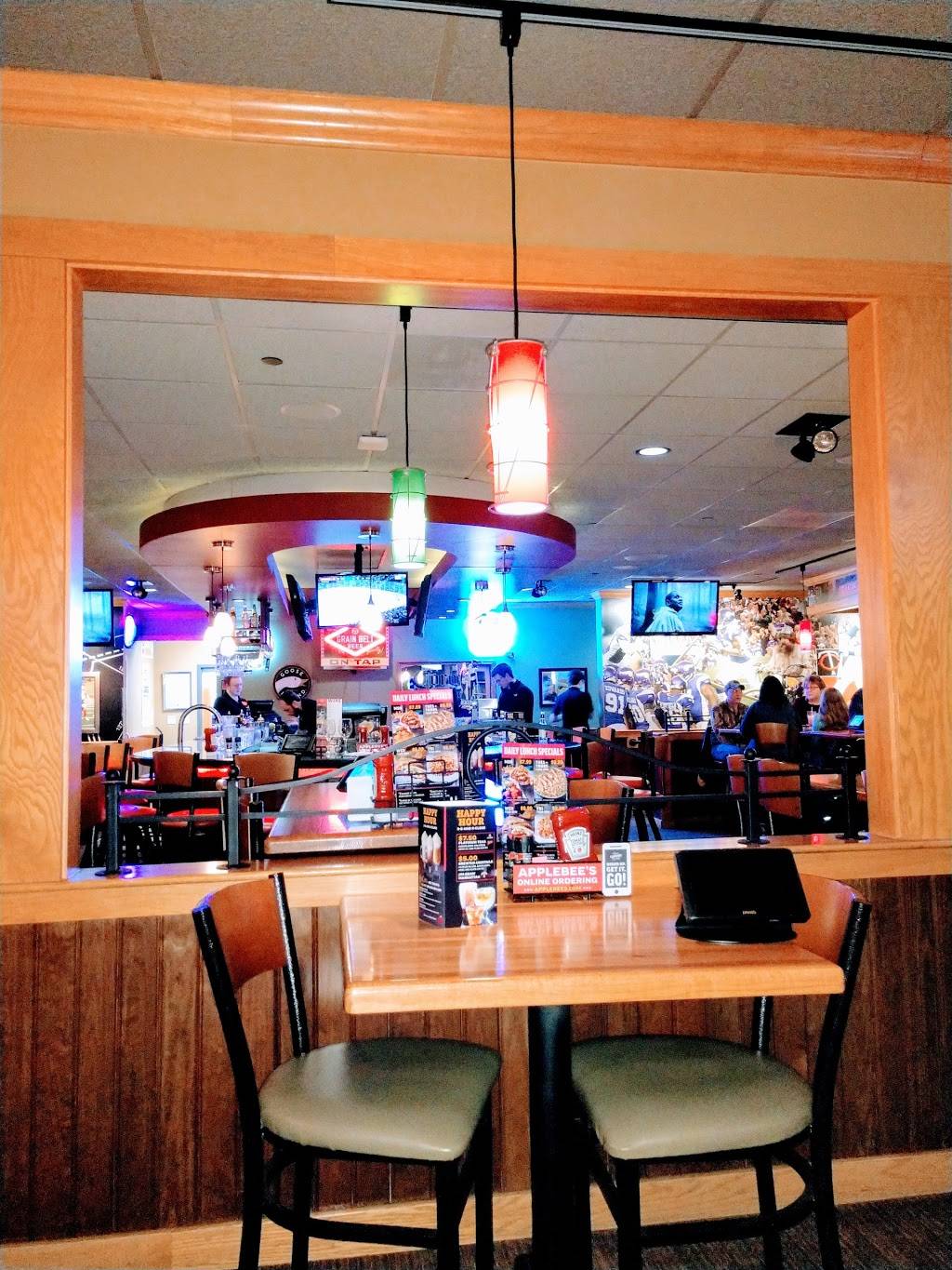 Applebees Grill + Bar | restaurant | 18891 Freeport St, Elk River, MN 55330, USA | 7634418301 OR +1 763-441-8301