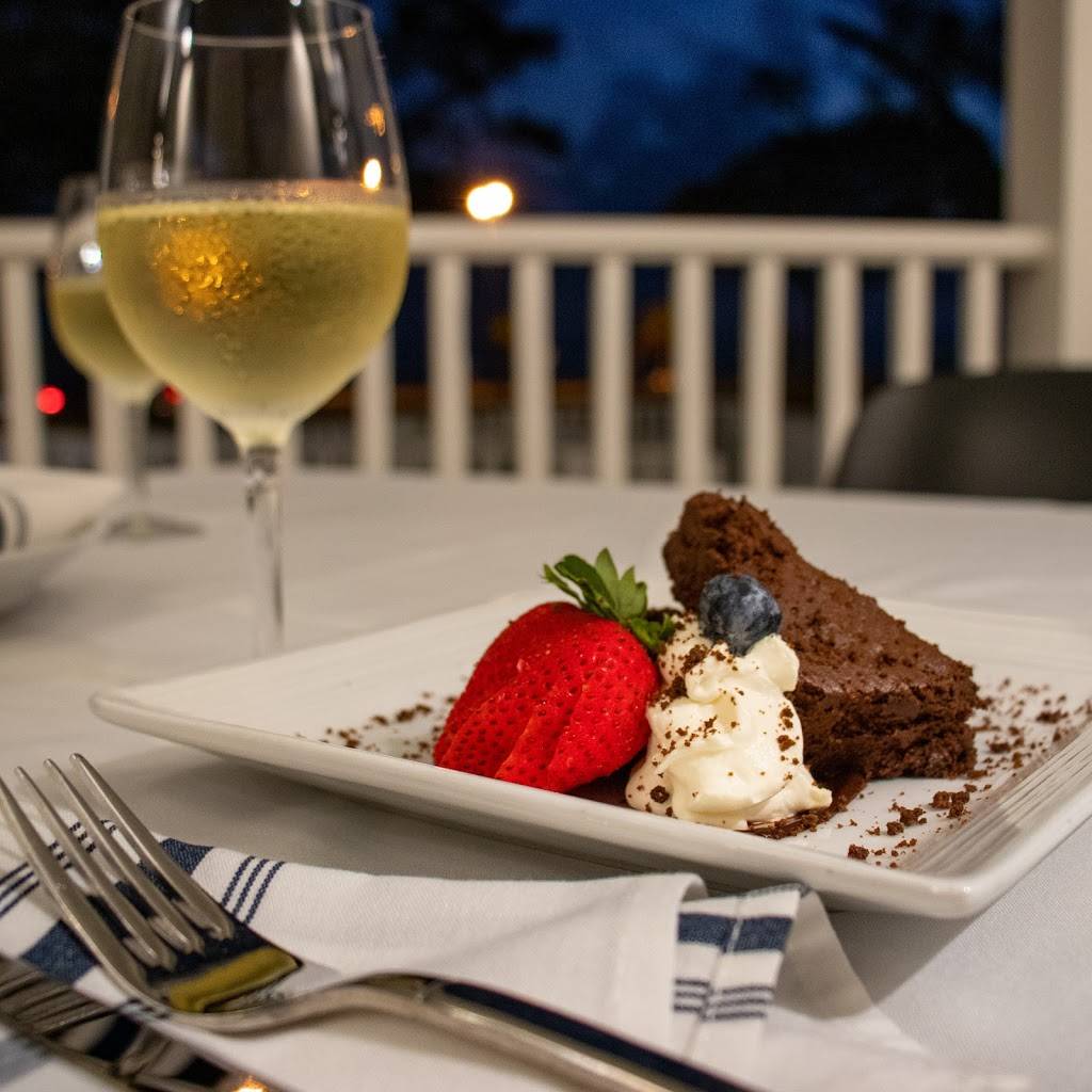 The Blue Marlin | restaurant | 200 E Beach Blvd, Gulfport, MS 39507, USA | 2282063329 OR +1 228-206-3329
