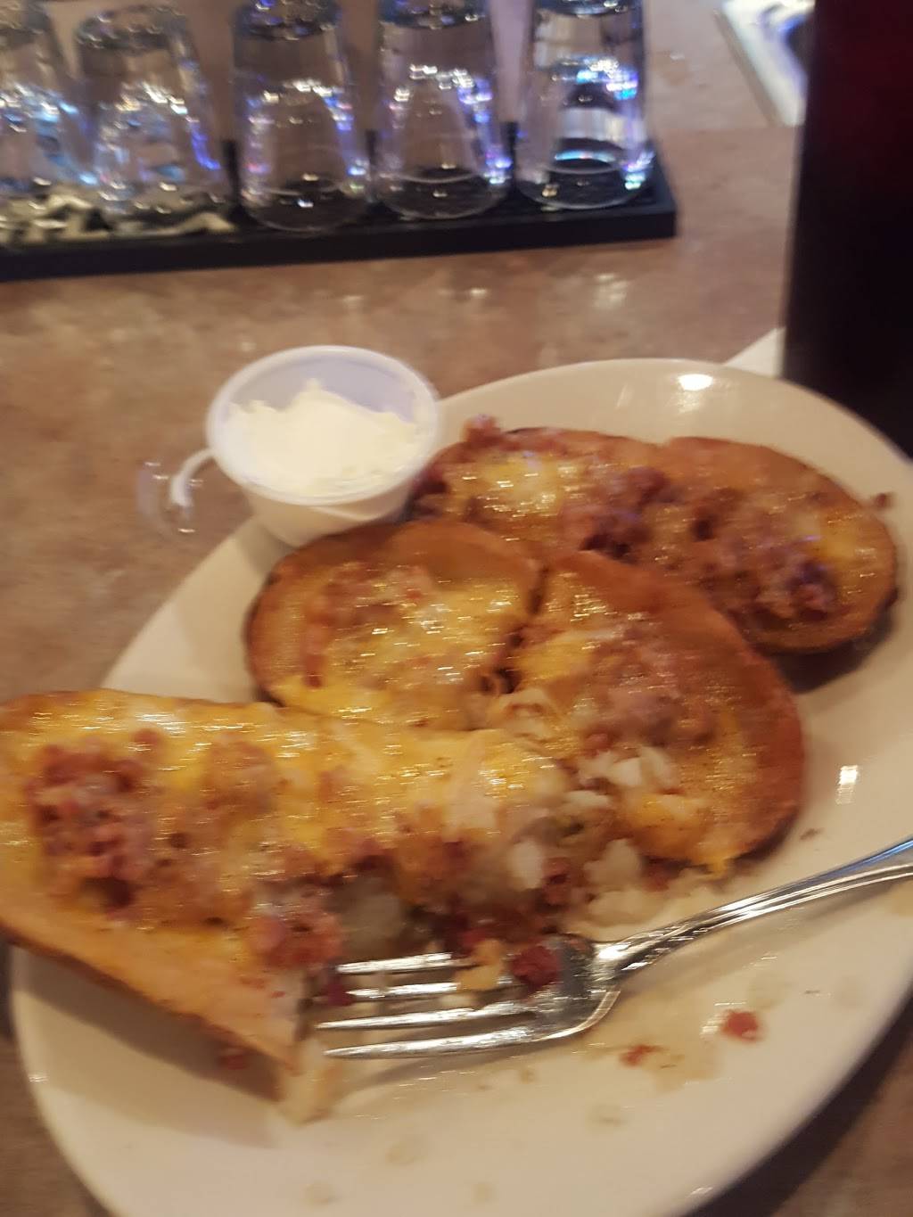 Pine Valley Bar & Grill | restaurant | 2914 E Dupont Rd, Fort Wayne, IN 46825, USA | 2604909464 OR +1 260-490-9464