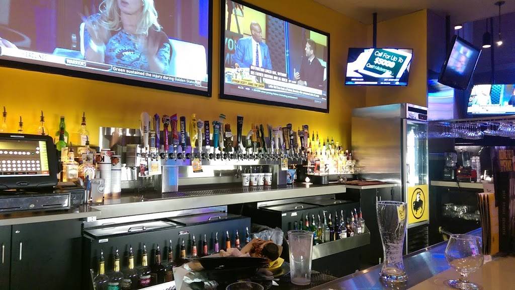 Buffalo Wild Wings | meal takeaway | 778 Freeport Ave, Elk River, MN 55330, USA | 7632419464 OR +1 763-241-9464
