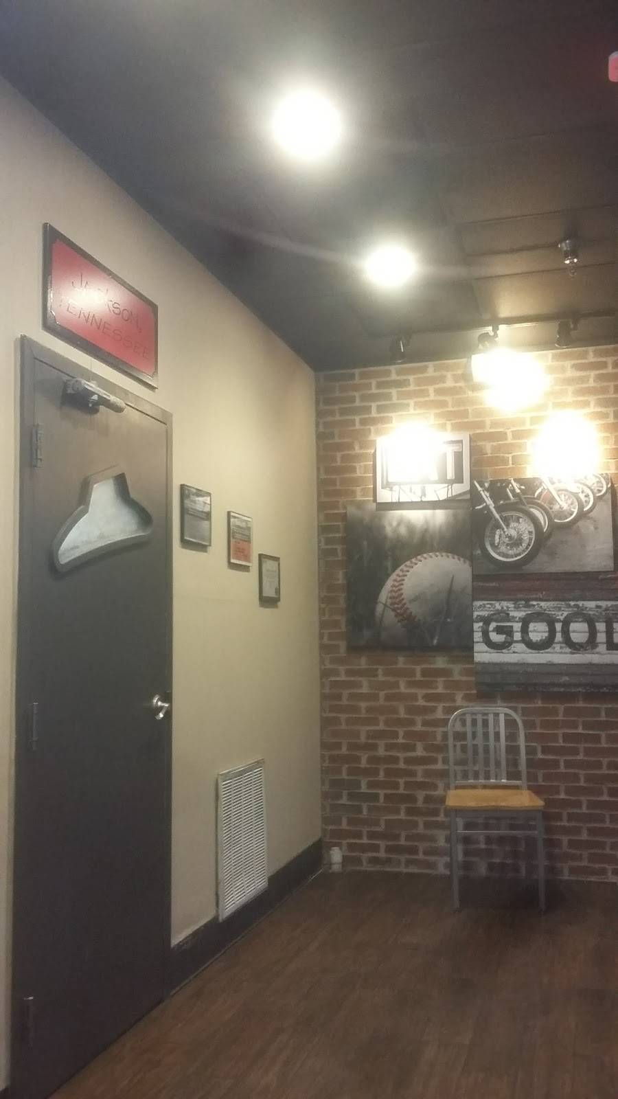 Pizza Hut | meal takeaway | 104 W Chester St, Jackson, TN 38301, USA | 7314221370 OR +1 731-422-1370