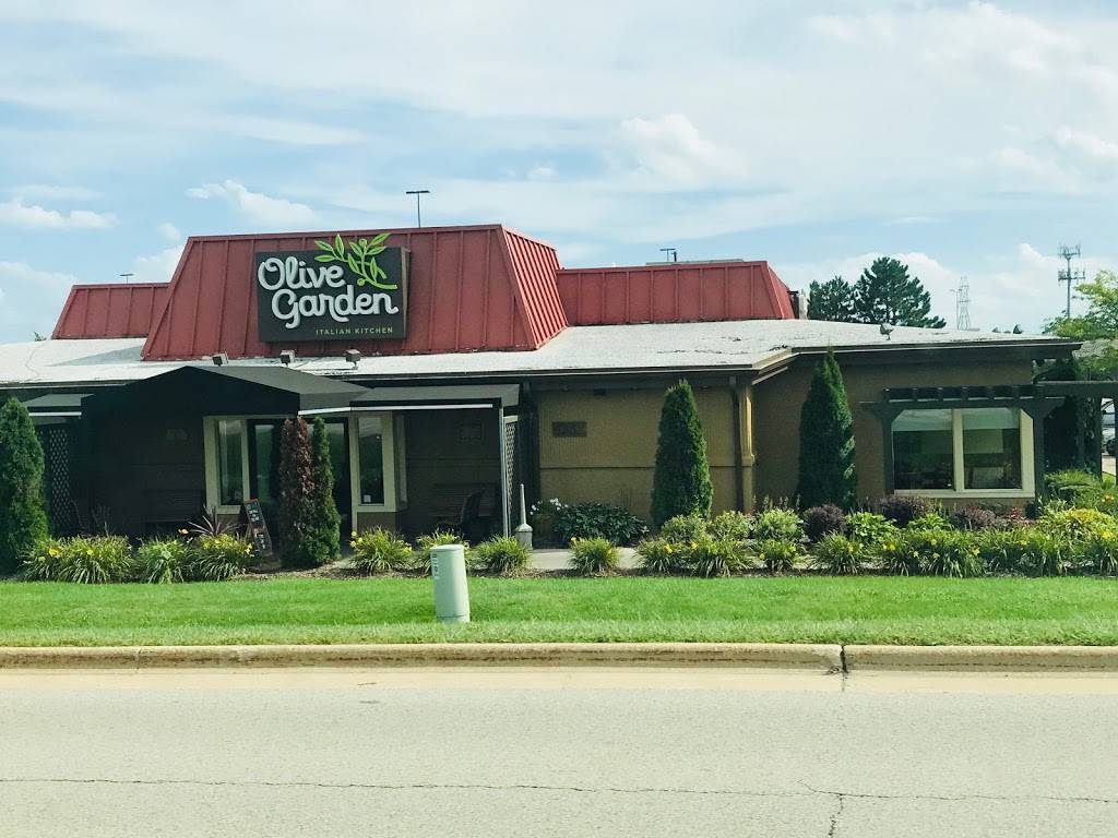 Olive Garden Italian Restaurant | meal takeaway | 6367 E State St, Rockford, IL 61108, USA | 8153993176 OR +1 815-399-3176