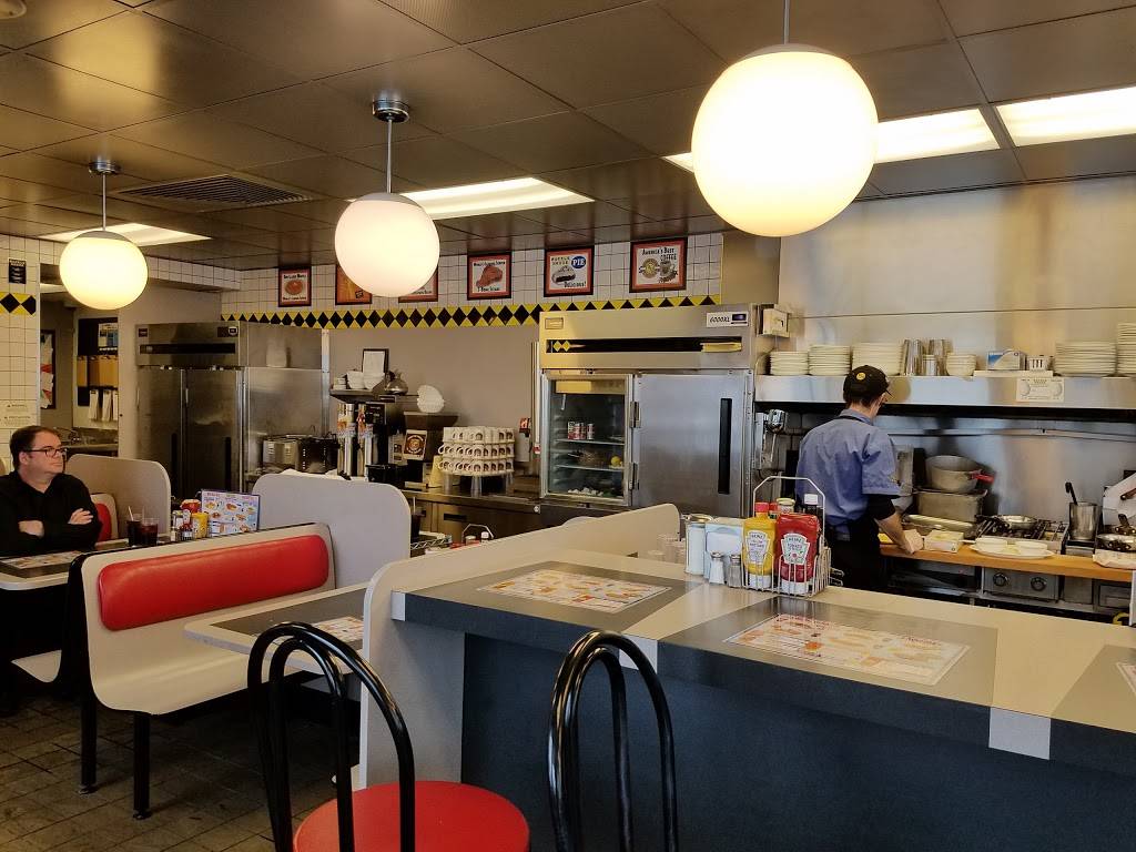 Waffle House | meal takeaway | 2850 Gh Dr, Austinburg, OH 44010, USA | 4402753181 OR +1 440-275-3181