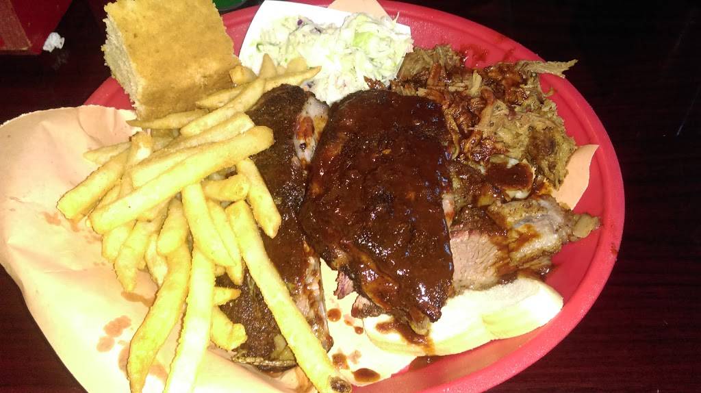 Bourbon BBQ Supply | restaurant | 27 E 33rd St, Paterson, NJ 07514, USA | 2014444744 OR +1 201-444-4744