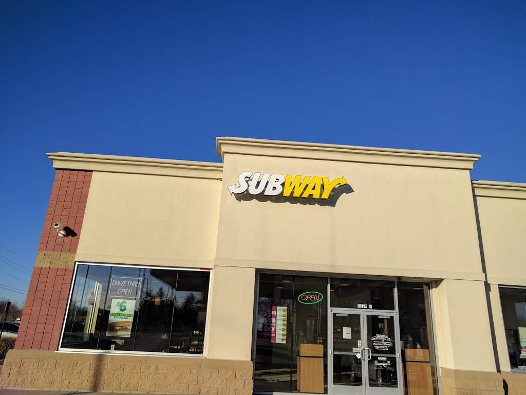 Subway | meal takeaway | 1299 SW Arborwalk Blvd Unit A, Lees Summit, MO 64082, USA | 8166233303 OR +1 816-623-3303