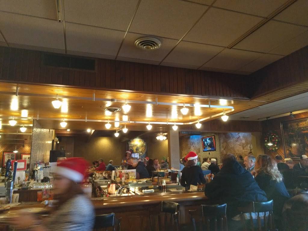 Barrel Bar | restaurant | 1200 E South St, Hastings, NE 68901, USA | 4024639158 OR +1 402-463-9158