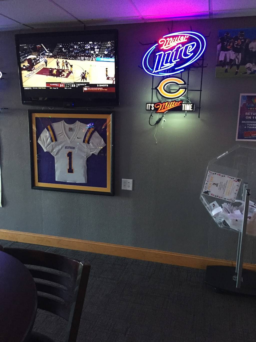 Slick Nickels | restaurant | 1235 Logan Ave, Belvidere, IL 61008, USA | 7795528645 OR +1 779-552-8645